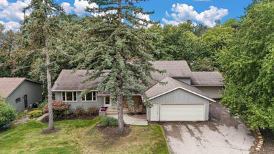 /international/us/803-sierra-lane-ne-rochester-mn-110119965205/