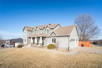 /international/us/923-s-10th-street-adel-ia-110105800451/