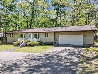 /international/us/6412-east-higgins-lake-drive-roscommon-mi-110108346791/