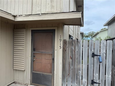 /international/us/1915-hidden-way-corpus-christi-tx-110108304462/