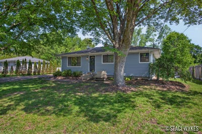 /international/us/749-lillian-street-holland-mi-110108333498/