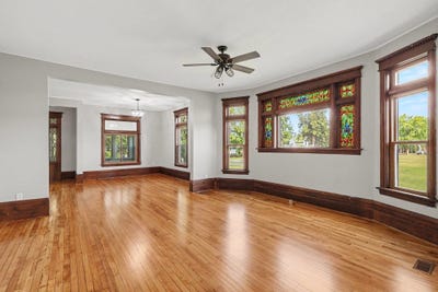 /international/us/501-forest-street-kenyon-mn-110109889675/