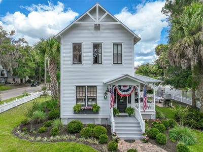 /international/us/220-s-4th-street-palatka-fl-110108629796/