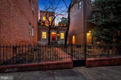 /international/us/16-w-read-street-baltimore-md-110107727706/