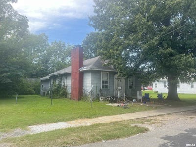 /international/us/408-s-james-street-carbondale-il-110099488749/