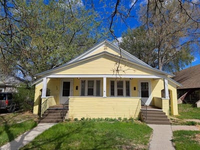/international/us/358-360-chadron-avenue-chadron-ne-110107628502/