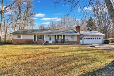 /international/us/1240-farnsworth-road-mayfield-twp-mi-110103974329/