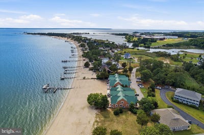 /international/us/17295-oakwood-lodge-lane-piney-point-md-110108711204/