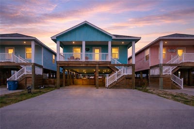 /international/us/111-redfish-lane-port-aransas-tx-110107383940/