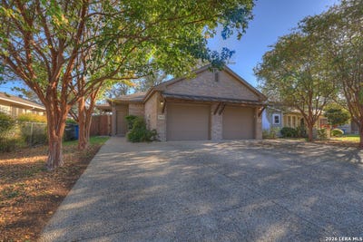 /international/us/388-e-faust-new-braunfels-tx-110108506566/