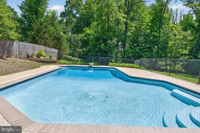 /international/us/6727-newington-rd-lorton-va-110108538354/