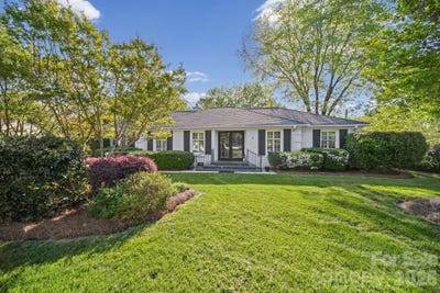 /international/us/13539-four-oaks-lane-matthews-nc-110108626458/