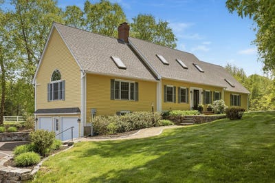 /international/us/21-willowbrook-avenue-greenland-nh-110108497917/