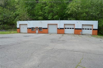 /international/us/46-arnoldsburg-road-spencer-wv-110107845115/