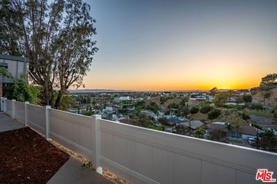 /international/us/10321-sala-pl-sun-valley-ca-110108814885/