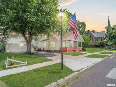 /international/us/405-washington-street-pekin-il-110100329209/