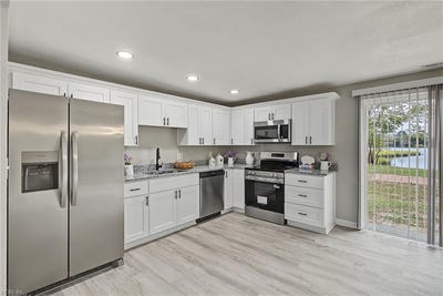 /international/us/916-waltham-street-norfolk-va-110119955694/