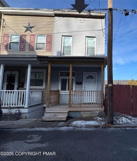 /international/us/219-w-water-street-lansford-pa-110104579876/