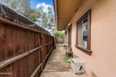 /international/us/10004-san-fernando-rd-pacoima-ca-110104903728/