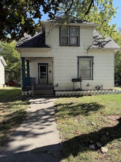 /international/us/1032-valley-street-carthage-mo-110120499998/