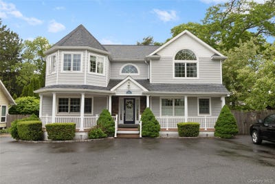 /international/us/1414-illinois-avenue-bay-shore-ny-110108294236/