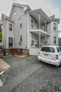 /international/us/49-nye-st-new-bedford-ma-110100681545/