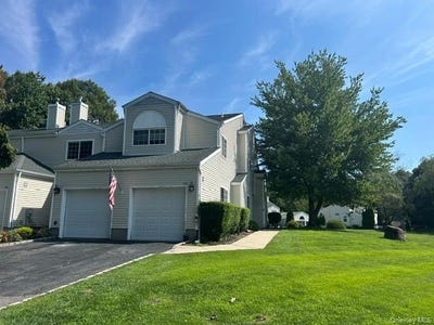 /international/us/104-owls-nest-court-manorville-ny-110109827733/