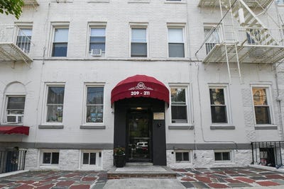 /international/us/209-211-48th-st-union-city-nj-110100980103/