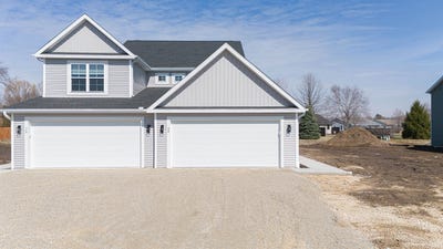 /international/us/68-70-e-ash-lane-milton-wi-110106960847/