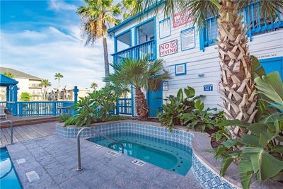 /international/us/14434-e-cabana-street-corpus-christi-tx-110107439188/