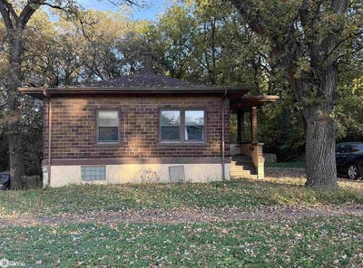 /international/us/805-elm-dr-mason-city-ia-110120511033/