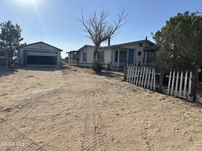 /international/us/10239-12th-street-mojave-ca-110101026503/