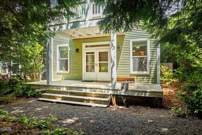 /international/us/93-oceanview-street-depoe-bay-or-110100027603/