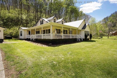 /international/us/141-canoe-run-road-looneyville-wv-110107476500/