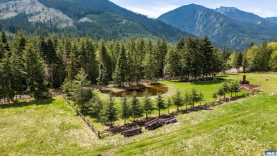 /international/us/7103-deer-park-rd-port-angeles-wa-110108141369/