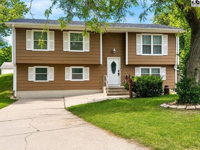 /international/us/909-iowa-ave-pratt-ks-110108282788/