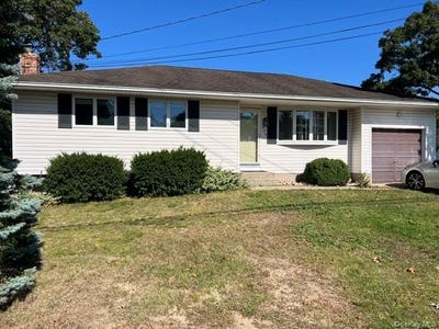 /international/us/226-estelle-avenue-holbrook-ny-110120158428/