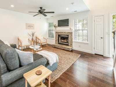 /international/us/5011-jenkins-avenue-north-charleston-sc-110104451545/