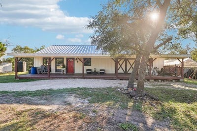 /international/us/105-cub-lane-kerrville-tx-110120513565/