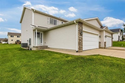 /international/us/1557-hunters-creek-way-marion-ia-110108235567/