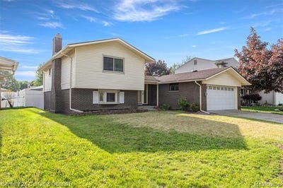 /international/us/12345-bedford-drive-southgate-mi-110107954840/