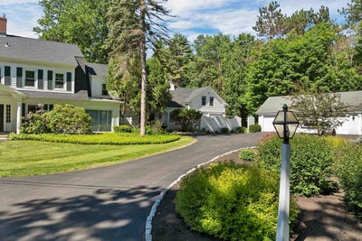 /international/us/4-farmhouse-lane-wolfeboro-nh-110108854823/
