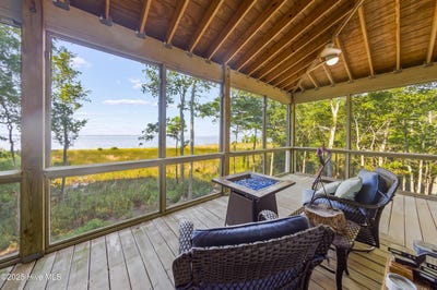 /international/us/452-indian-bluff-drive-arapahoe-nc-110103484251/