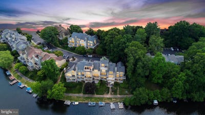 /international/us/11103-lake-chapel-lane-reston-va-110108378953/