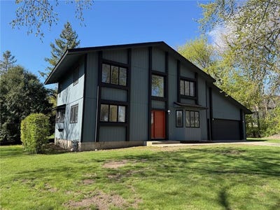 /international/us/1418-1st-street-n-cold-spring-mn-110107871772/