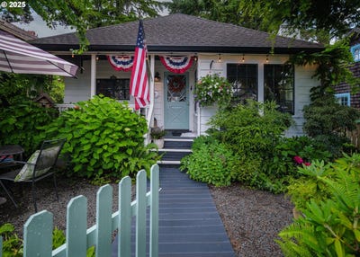 /international/us/762-g-st-gearhart-or-110100472821/