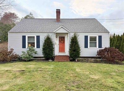 /international/us/78-dearborn-avenue-hampton-nh-110103794396/