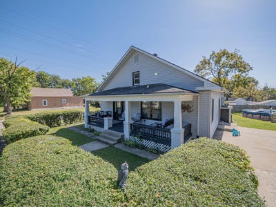 /international/us/923-emerson-st-moberly-mo-110120416727/