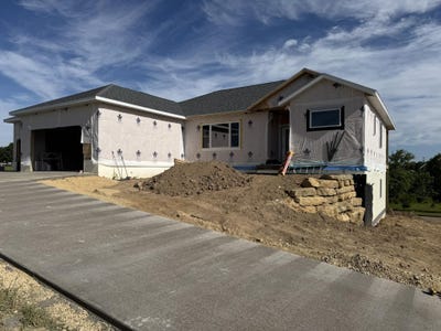 /international/us/102-diamond-oaks-drive-dodgeville-wi-110108820473/