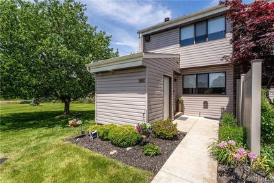 /international/us/801-red-fern-court-east-amherst-ny-110108580123/